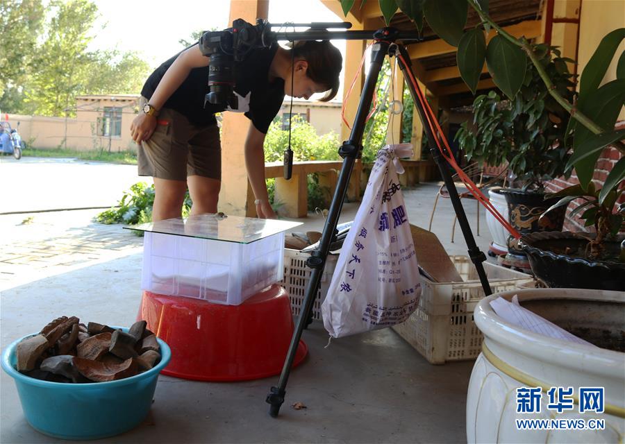 女人扒开尿口让男人桶