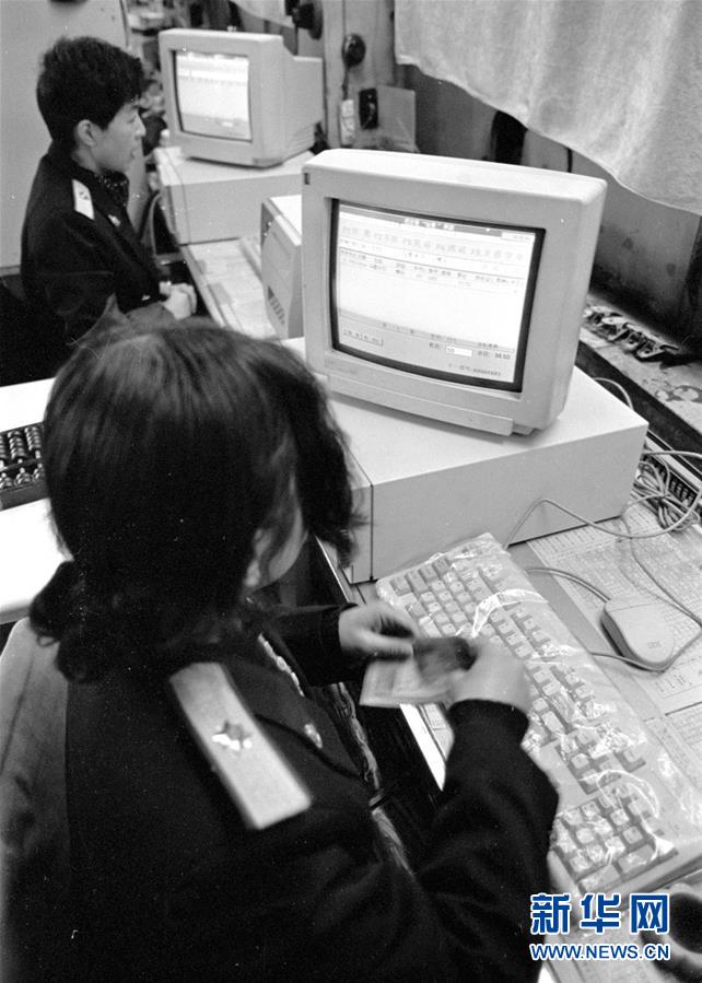 再深点灬舒服灬受不了了APP冫