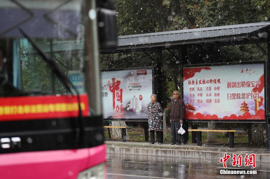 大洛谈字母哥：他坚毅的站在场上 用只要他才能够做出这种投篮