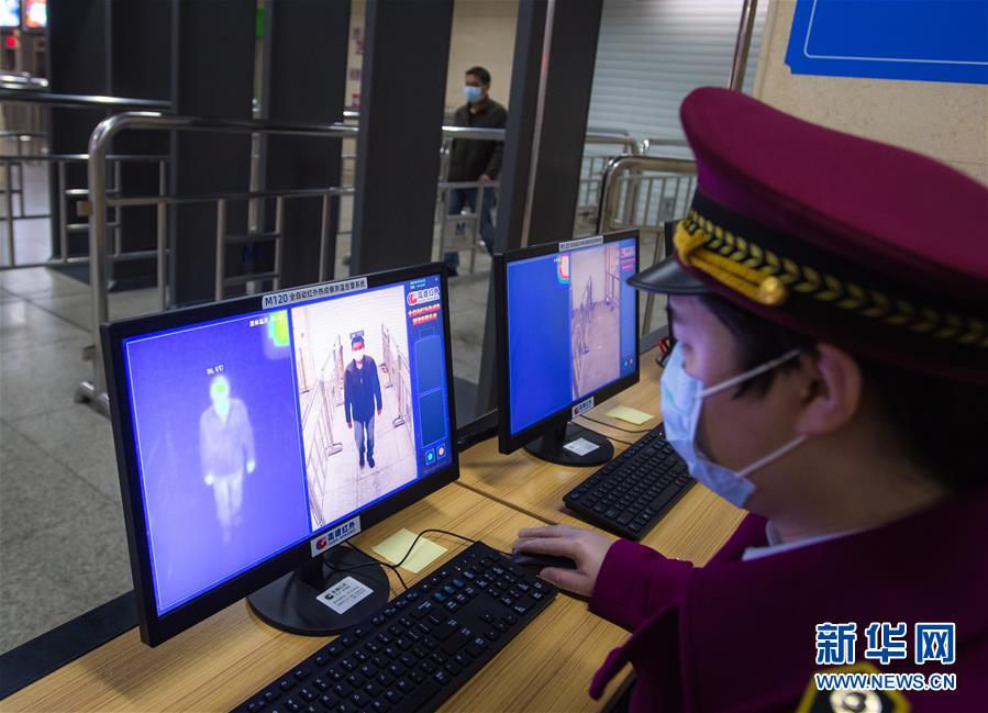 下载美女晚上正在日逼日本女人合中国人日逼