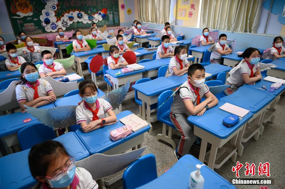 何兰孕妇厨房性爱录相