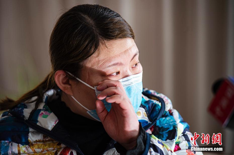 女人把秘 扒开给男人爽的美片