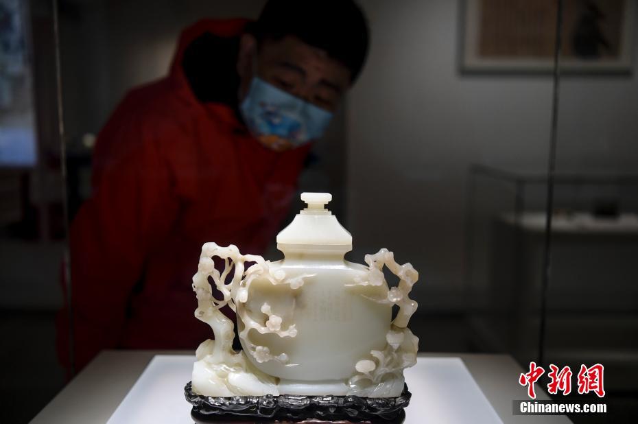 美女摸特裸体电影在线观看