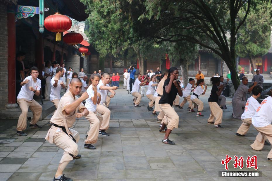 主人～别揉了～奶头～啊～嗯动漫