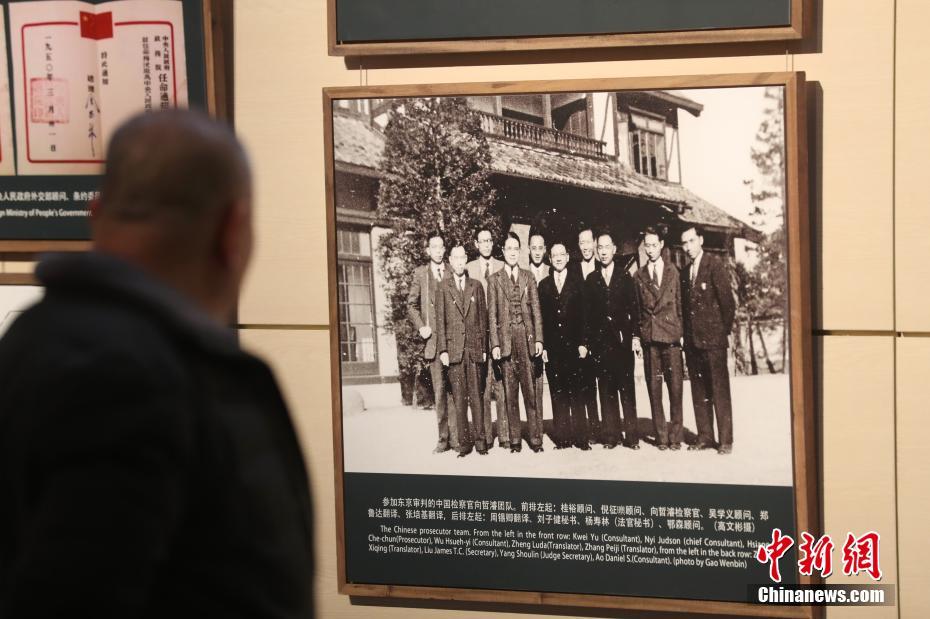 女人脱精光让男人桶到爽二次元