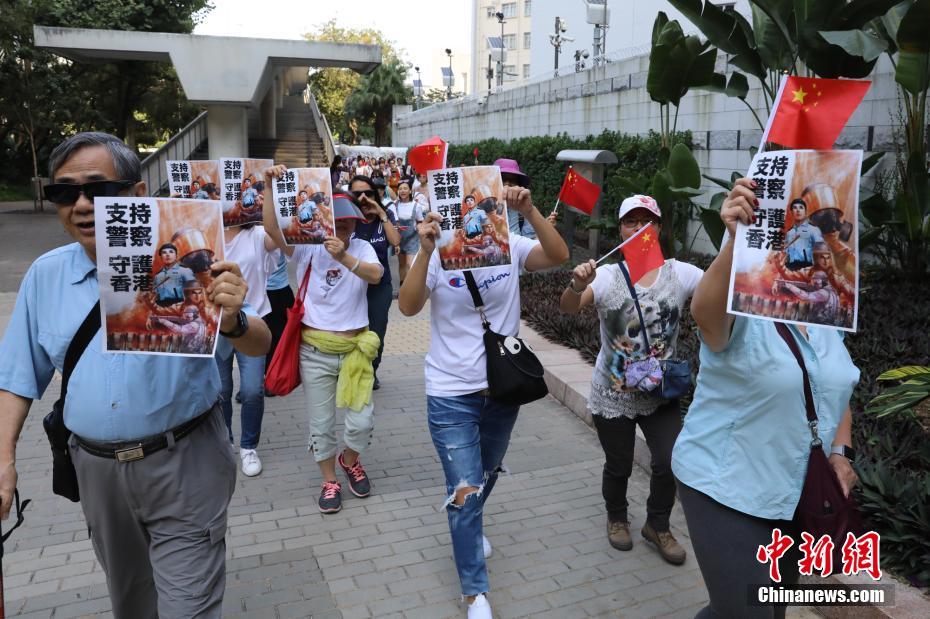 偷妻无码一区二区三区动漫