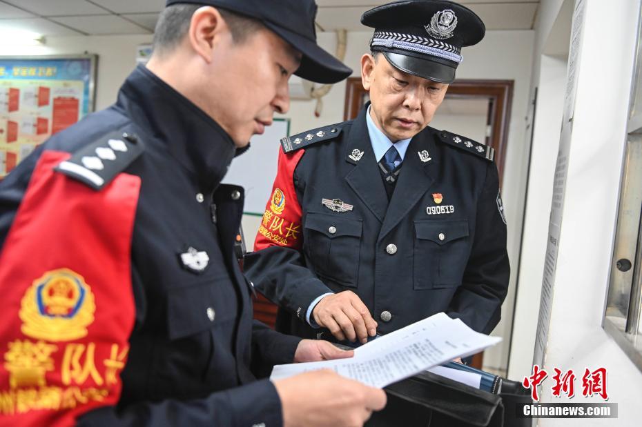 揉我胸 啊 嗯出奶了黄漫