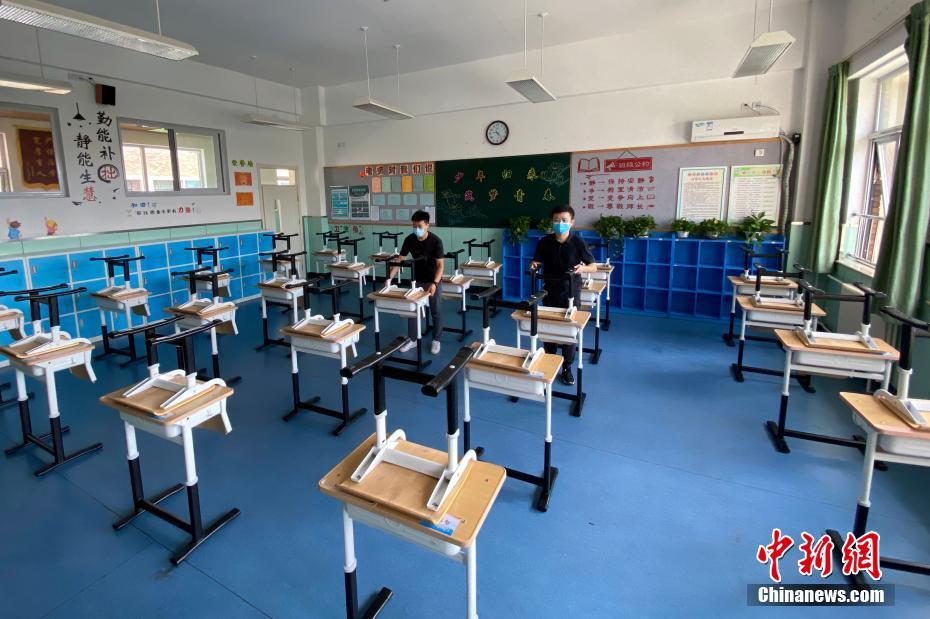 香港三级全黄做爰