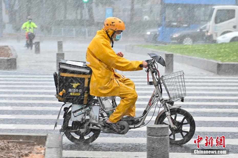 申京：我清楚自己末节未上台是因防卫欠好 我可以改进的