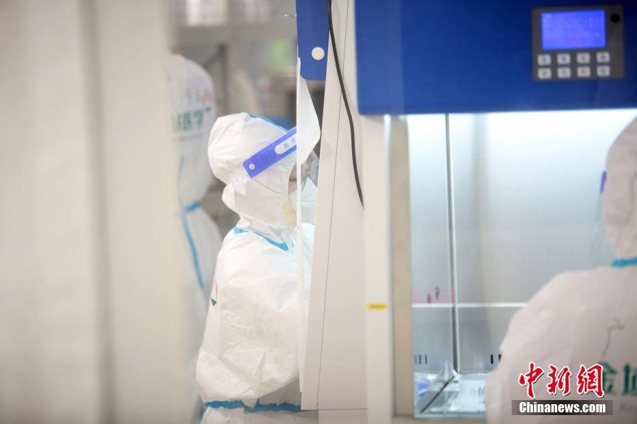 男人把Ji大巴放进女人免费视频