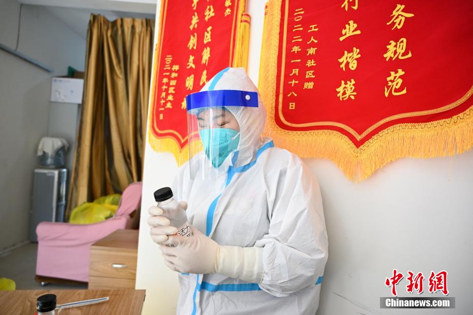 乱亲女洗澡69XX