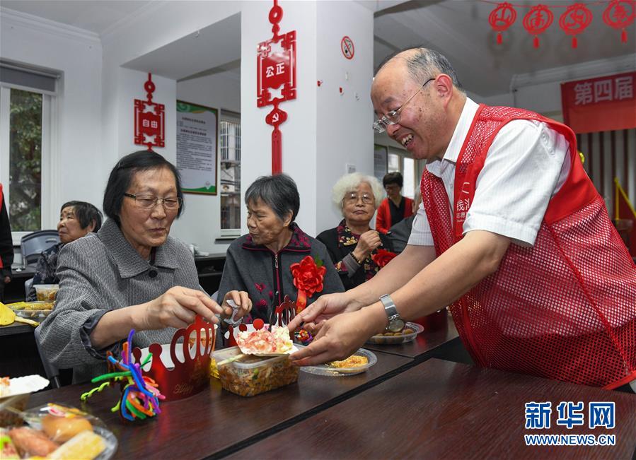 Fee裸体影片