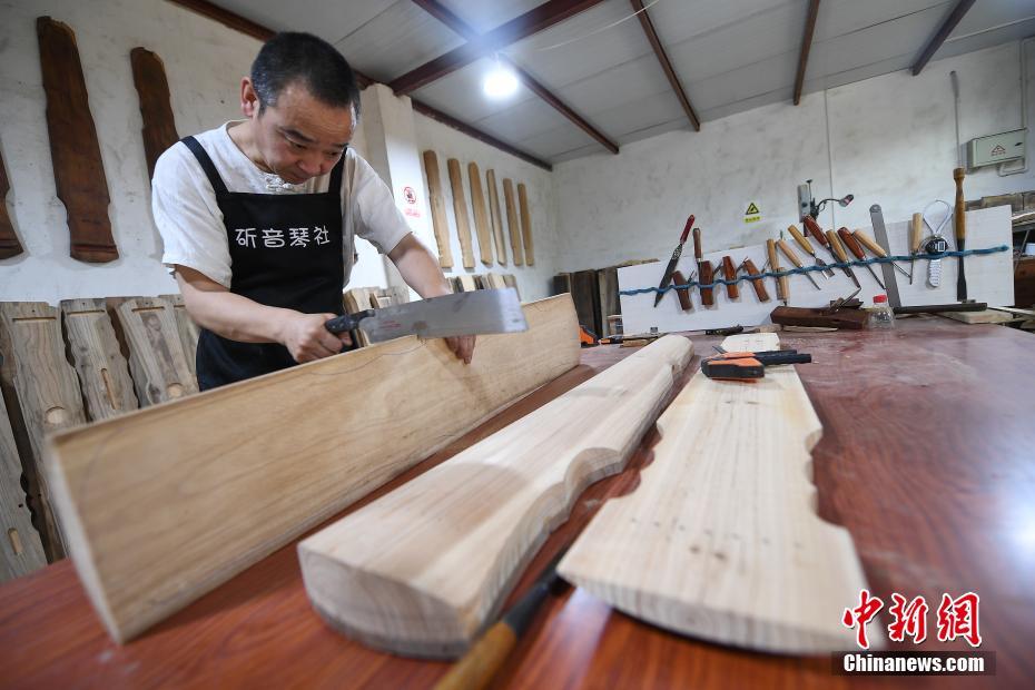 亚洲有码在线