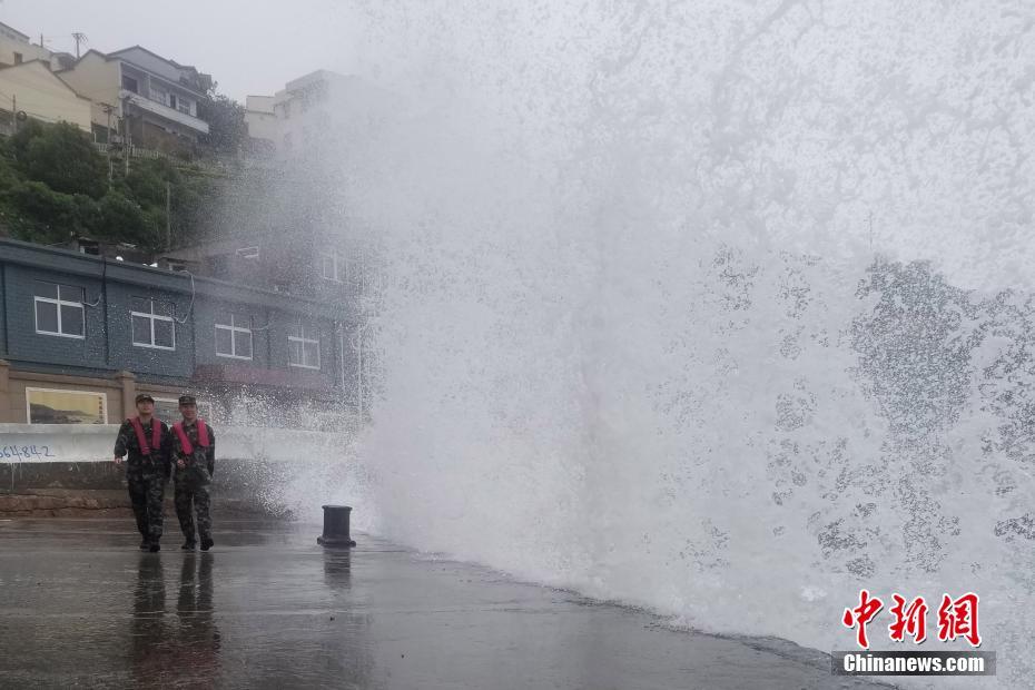 张筱雨大胆张开荫道口
