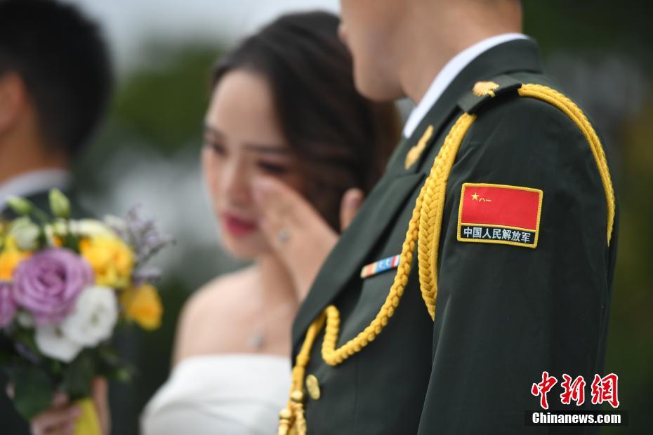 饥渴人妻欲求不满在线
