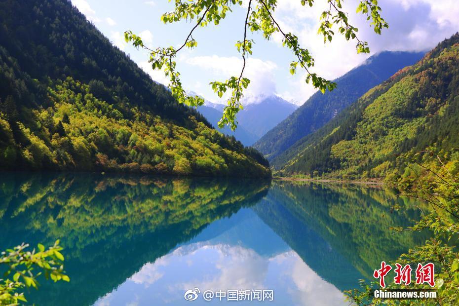 裸體瑜珈