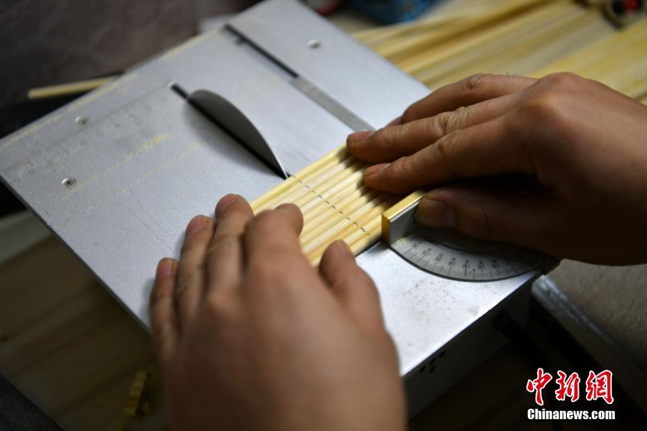 www.学生摸老师 .com