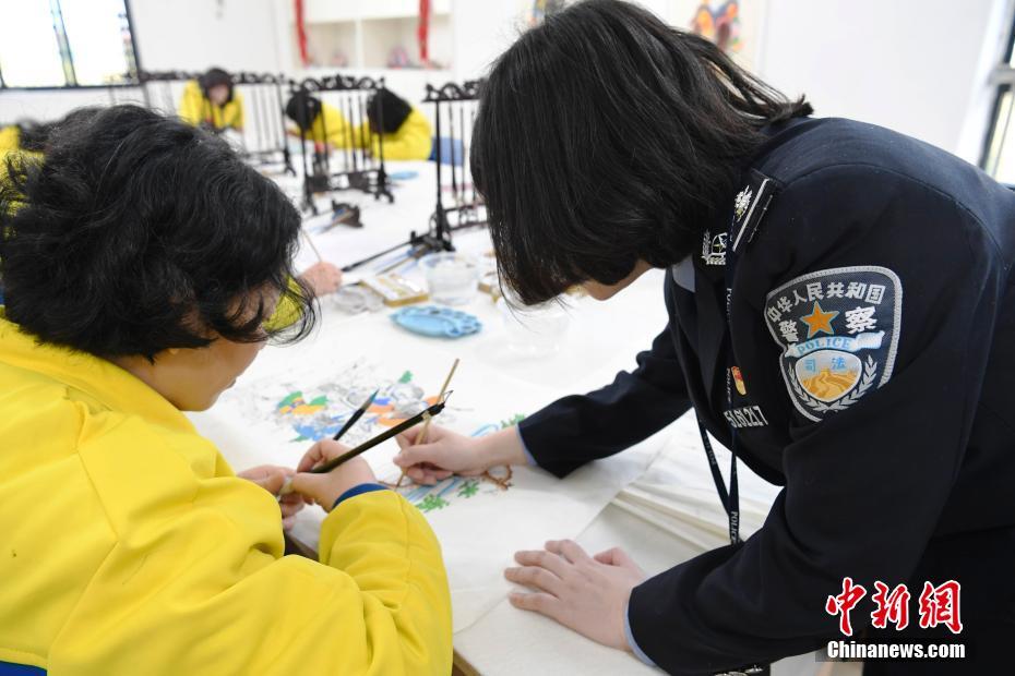 公交车大肉大捧一进一出好爽