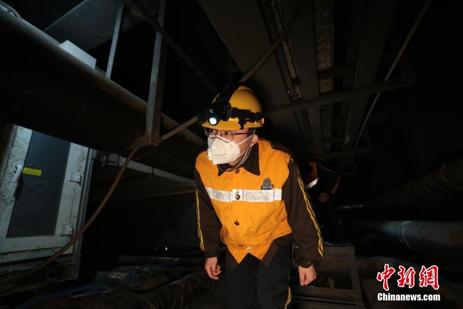 他撕开我奶罩揉吮我奶头A片