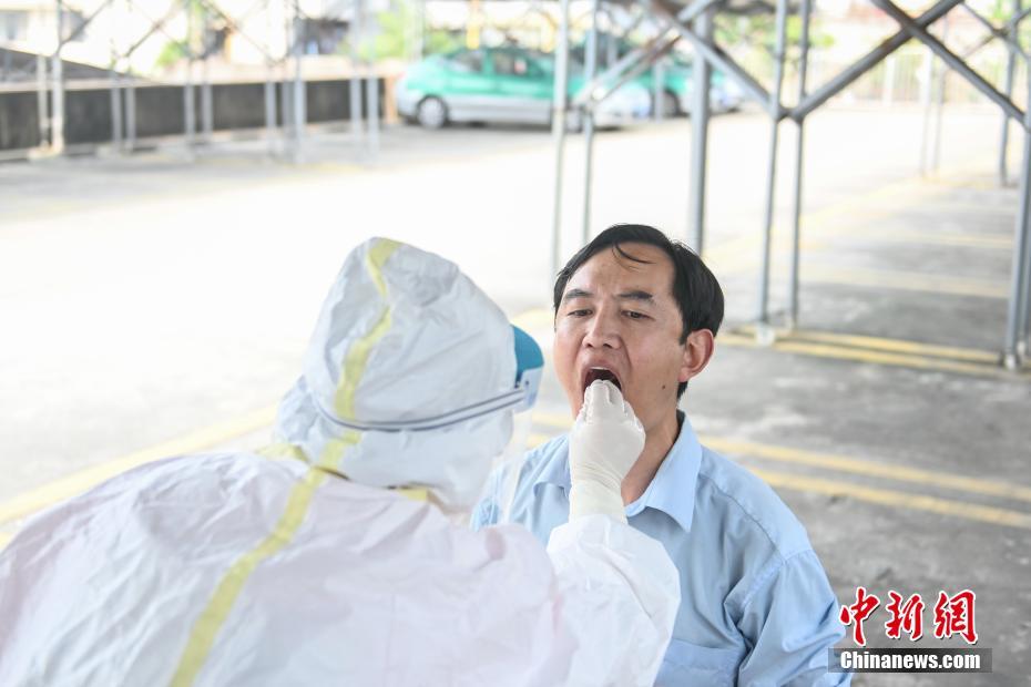 撕掉英语老师白蕾丝内裤