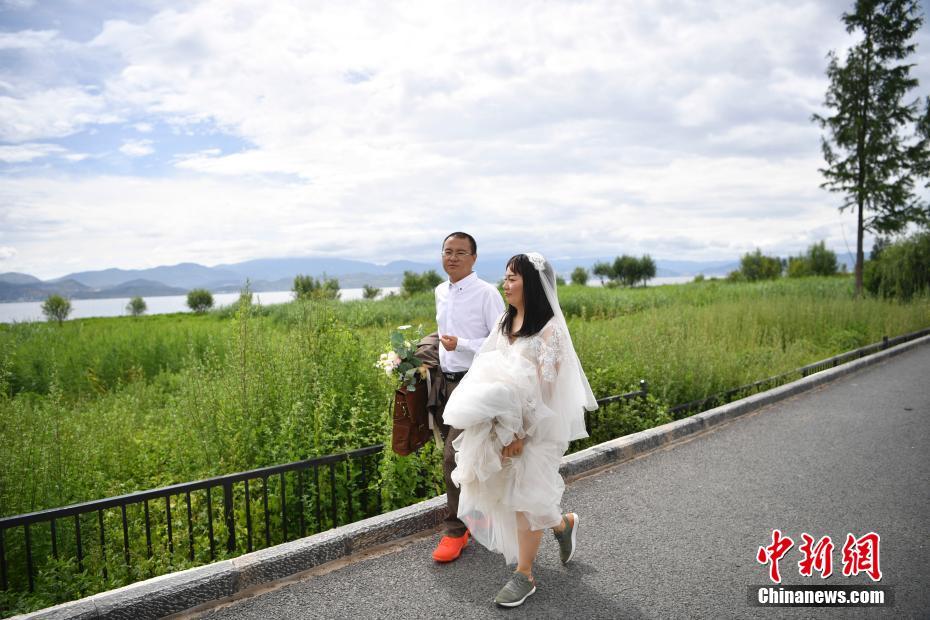 一级大黄A片三男一女