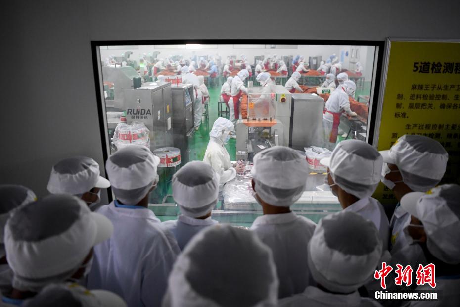 刘玥91精品一区二区三区黑狼人