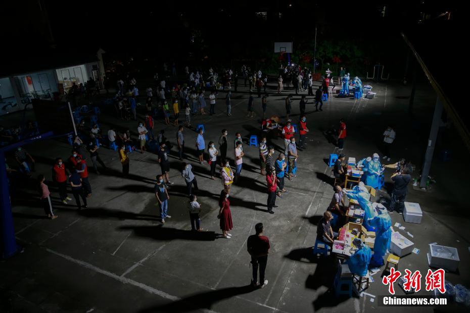 Av偷拍女人上厕所