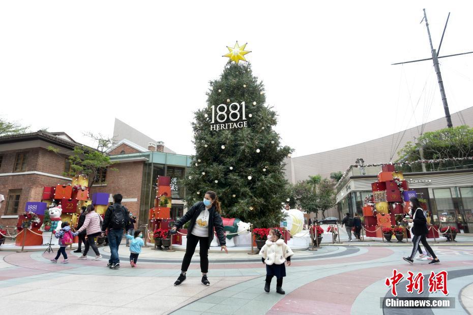扒开JK白丝老师内裤进入