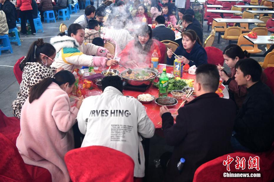 美女撒尿无遮挡秘 网站