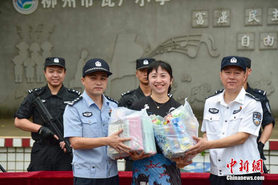 亚洲老热妇
