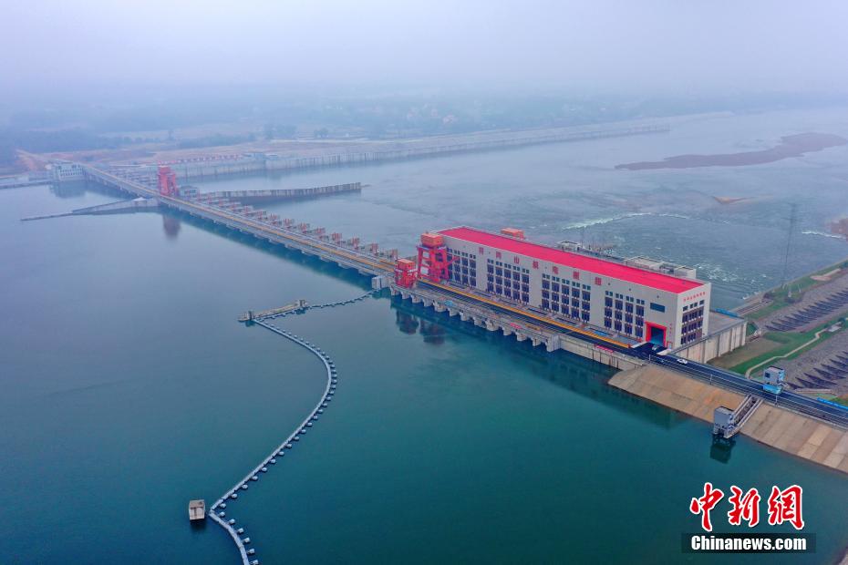 老师把 露出来让我c了一节课