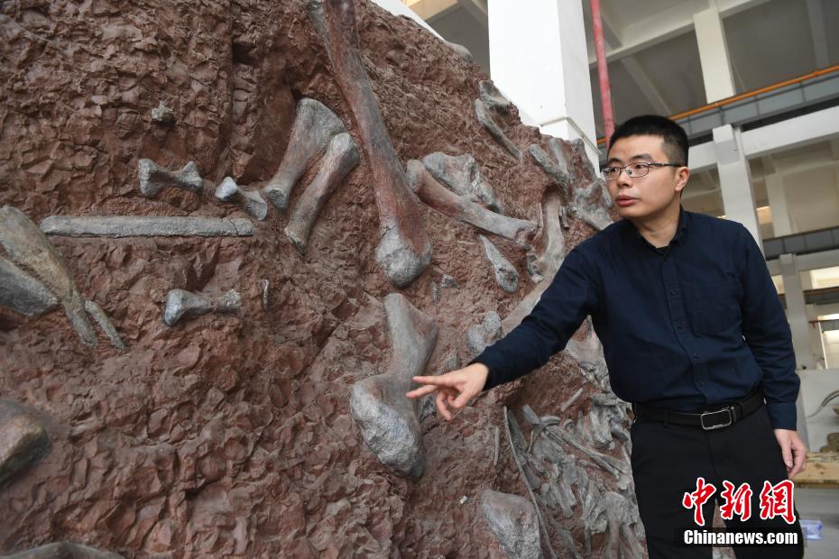 丰满大白屁股推油按摩