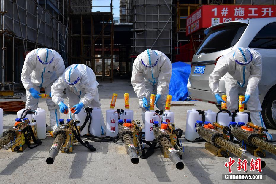 被学长抱进小树林c个爽动漫