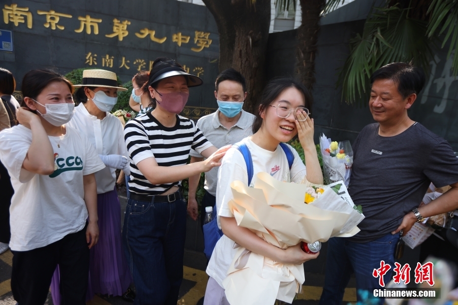 欧美人妻精品三级片