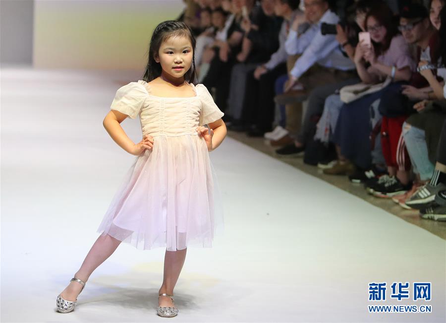 乱肉艳妇岳视频