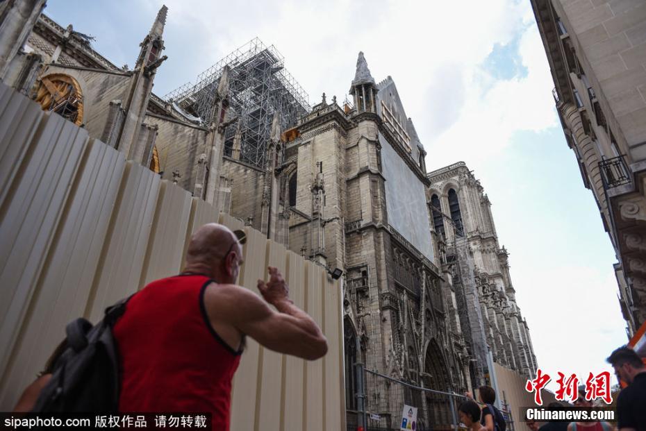 大尺度吃奶做爰