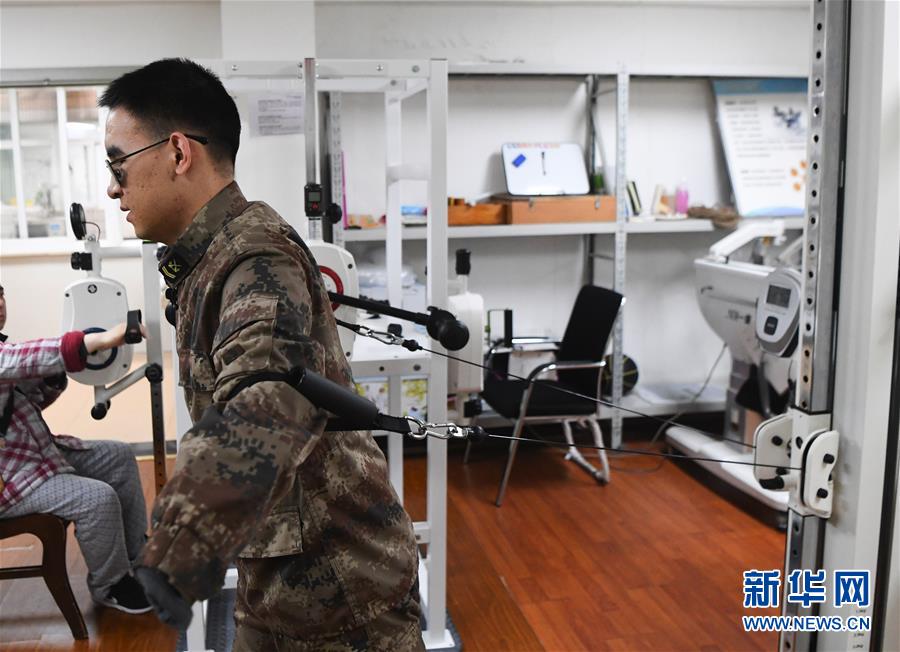 扒开 狂揉 难受公交车男男