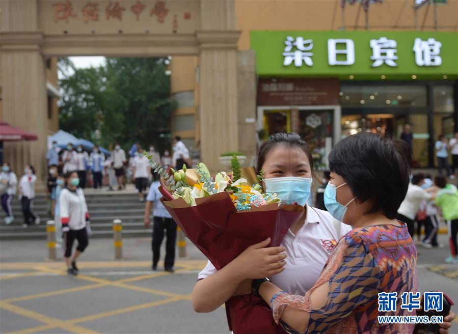 黄色片极情高潮的大肚子孕妇穆寺林