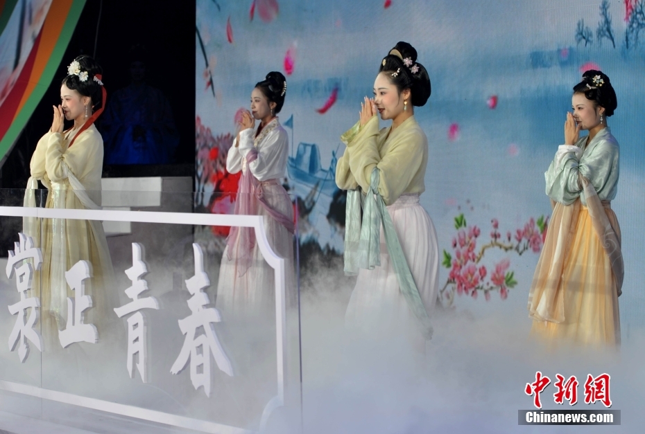 多人操老太太