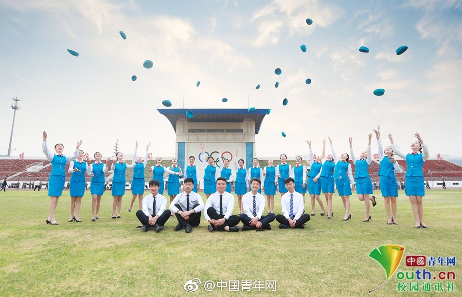 成人黄色毛片