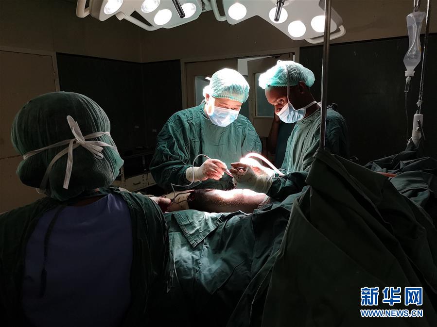 蒙古国女人裸体做爰