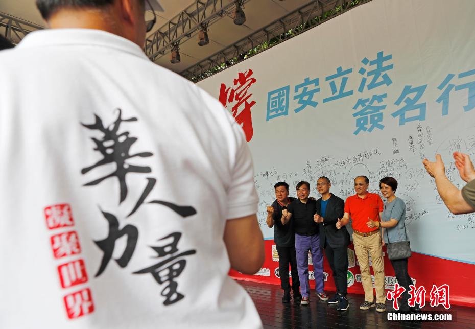 裙子里面是野兽