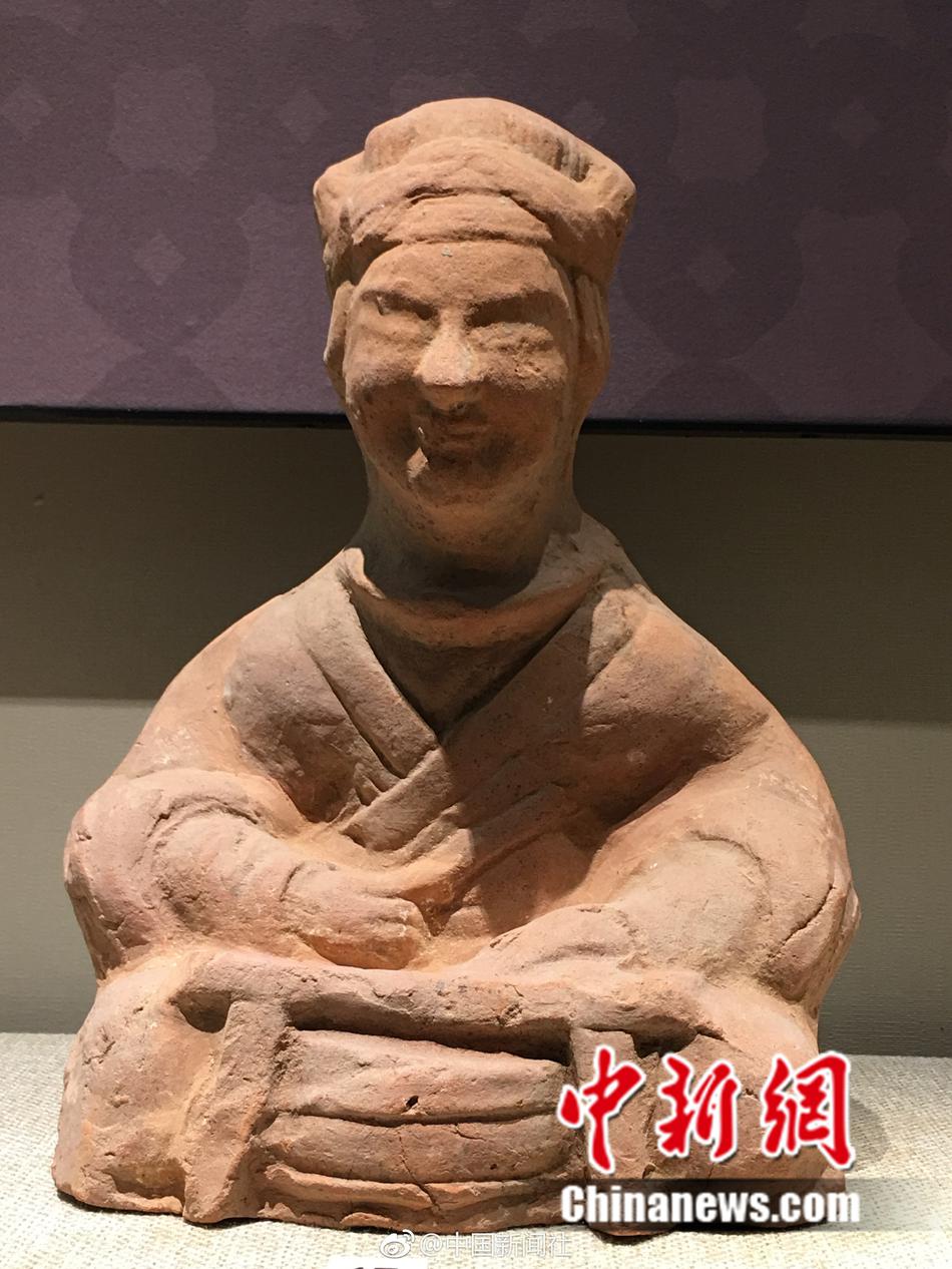 美麗妄娜