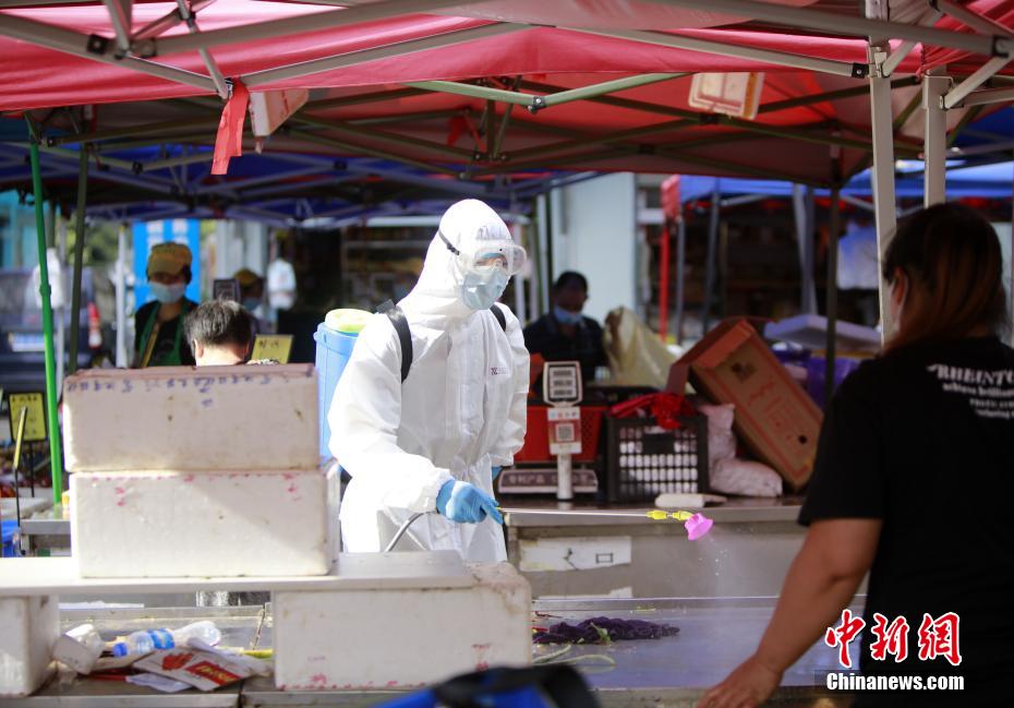 女人下面用牛鞭自慰太舒服了