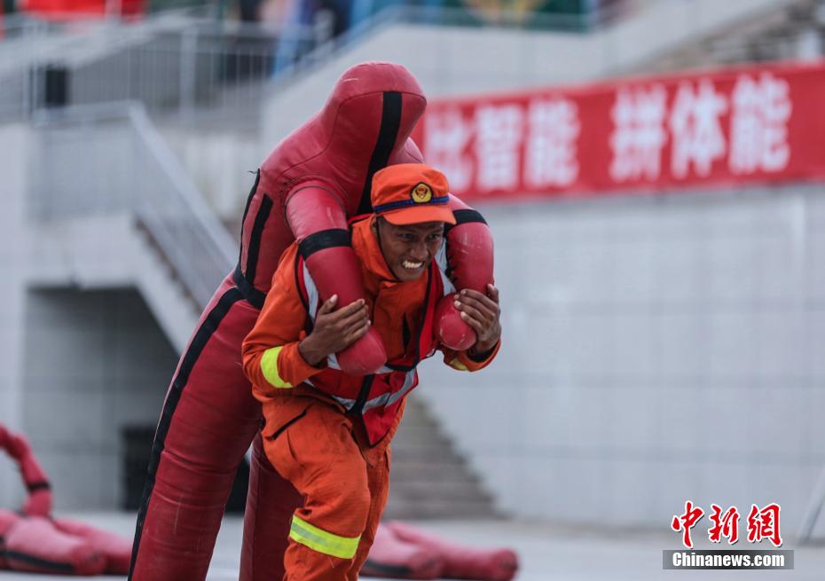 露脸叫床粗话东北少妇