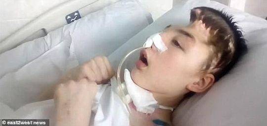 公交车被多人伦 H男男