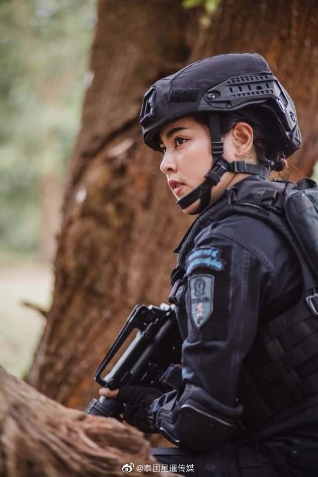 欧美伦理在线透明内衣秀