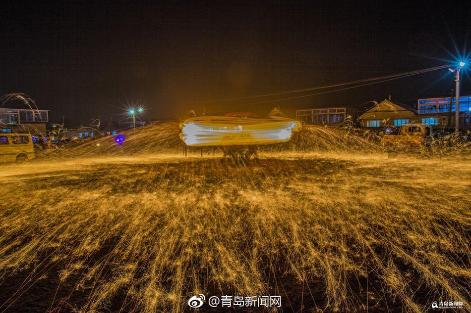 勾搭快递员两个互搡小蓝Gv