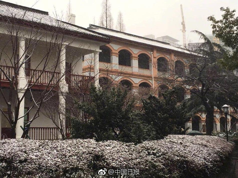 美女裸睡网站