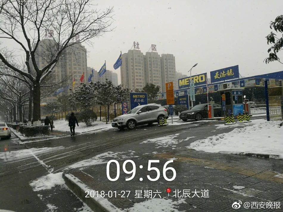 美女抖胸W网站